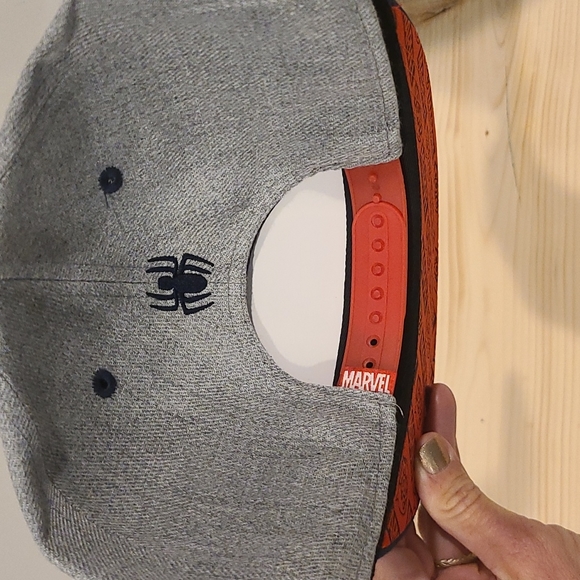 Marvel Spider-Man Hat with snapback - Picture 4 of 5